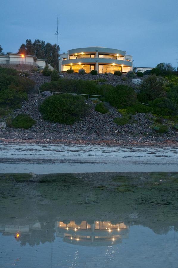 מונטה Cliff House Beachfront Villas מראה חיצוני תמונה